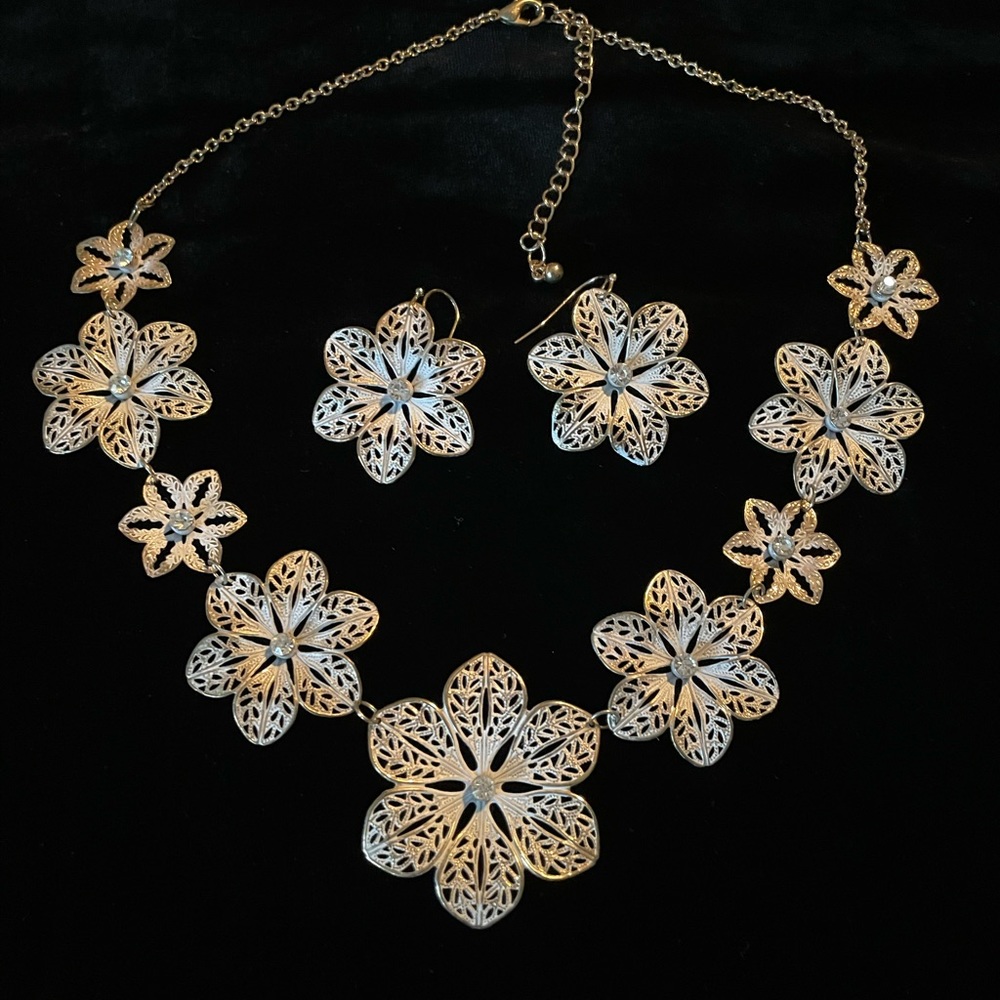 Flower Statement Necklace and earrings